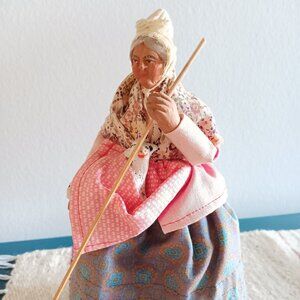 Vintage French Provence Santon Shepherdess Figurine – 1970s